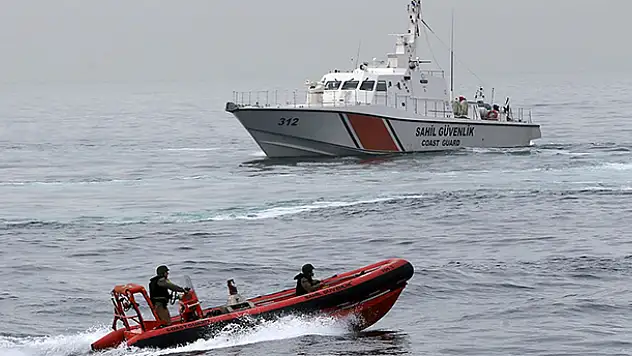Karadeniz'de yük gemisi battı
