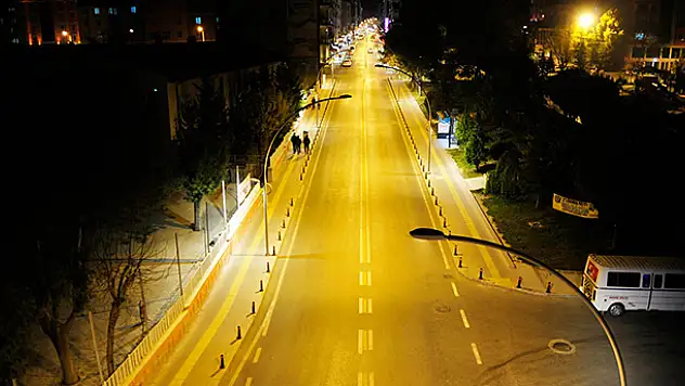 Karama'da Caddeler Işıl Işıl