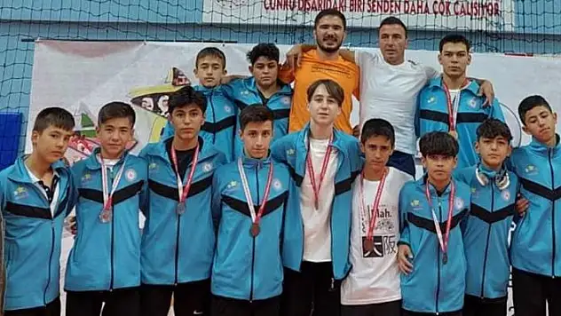 Karaman Analig Güreş Takımı final biletini kaptı
