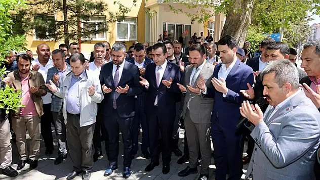 Karaman Belediye Başkanı Savaş Kalaycı, dualarla görevine başladı
