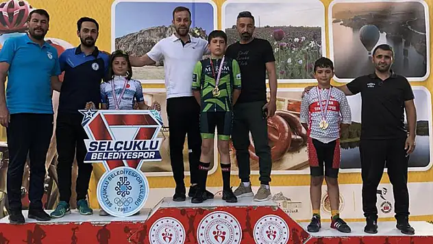 Karaman bisiklet takımından 3 bronz madalya
