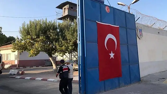 Karaman'da 16 yıl önce işlenen cinayetin şüphelisi, Mersin'de sahte kimlikle yakalandı
