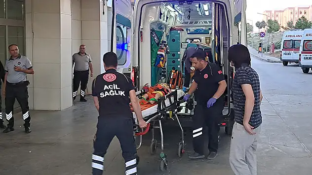 Karaman'da 4. kattan düşen 3 yaşındaki çocuk ağır yaralandı
