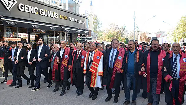 Karaman'da akademisyenler İsrail'in Gazze'ye saldırılarını protesto etti
