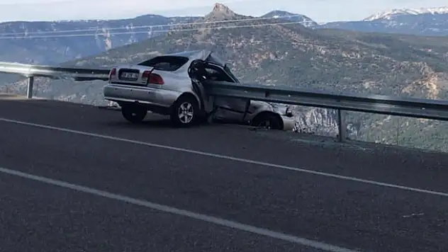 Karaman'da akılalmaz kaza! Böyle saplandı