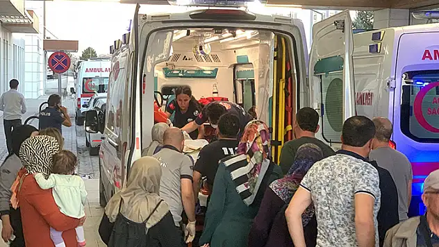 Karaman'da asansör boşluğuna düşen kız çocuğu Konya'ya sevk edildi
