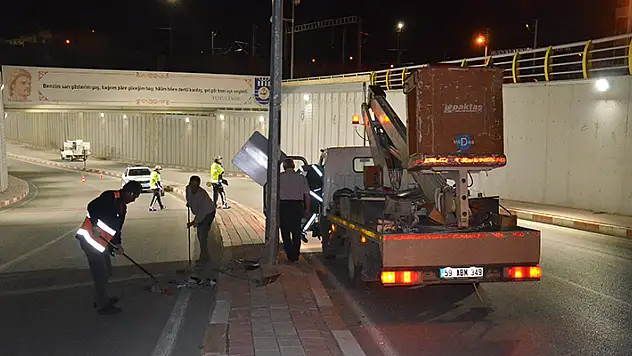 Karaman'da aydınlatma direğine çarpan motosiklet sürücüsü öldü
