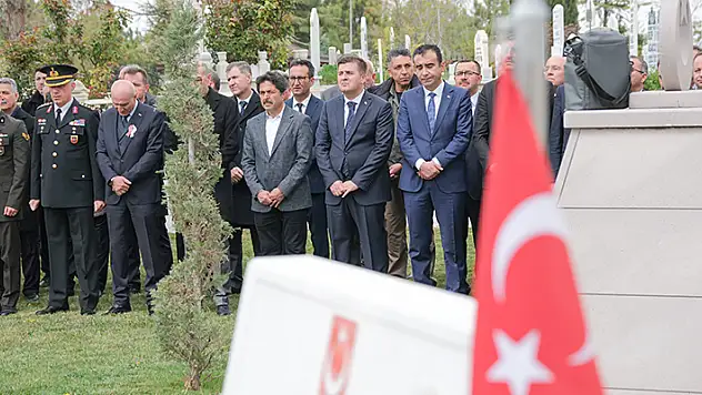 Karaman'da bayram dolayısıyla şehitlik ziyaret edildi
