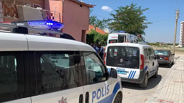 Karaman'da cam silerken ikinci kattan düşen kadın yaralandı
