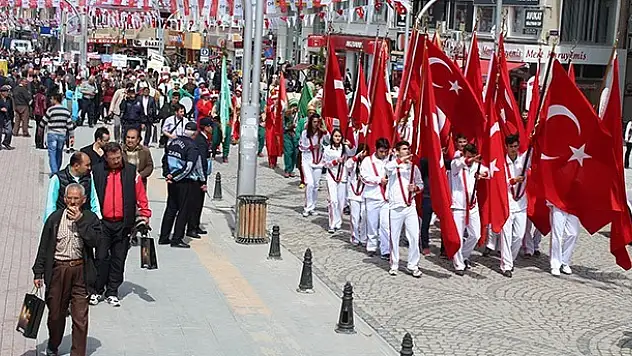 Karaman'da dil bayramı coşkusu