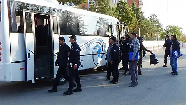 Karaman'da FETÖ'den gözaltına alınan 13 kişi adliyeye sevk edildi