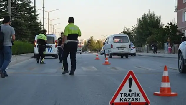 Karaman'da hafif ticari aracın çarptığı yaya ağır yaralandı