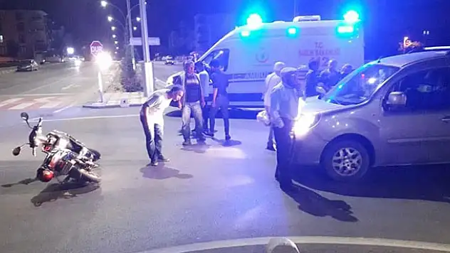 Karaman'da hafif ticari araçla elektrikli bisiklet çarpıştı: 2 yaralı