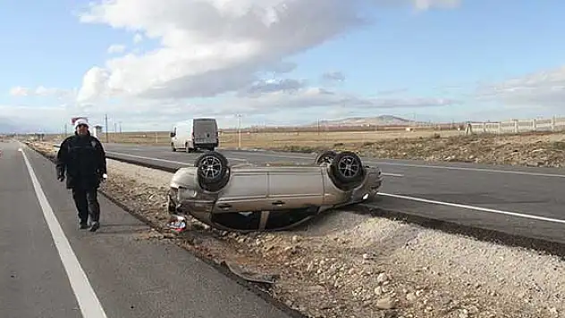Karaman'da iki otomobil çarpıştı: 5 yaralı