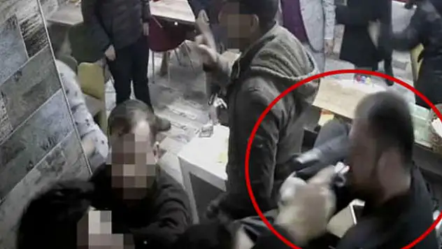 Karaman'da ilgi isteyen polis, garsonu tokatlayıp işyeri sahibinin kafasına silah doğrulttu
