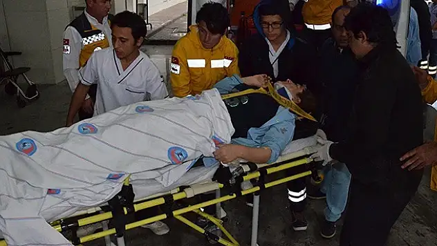 Karaman'da işçi midibüsü devrildi: 22 yaralı