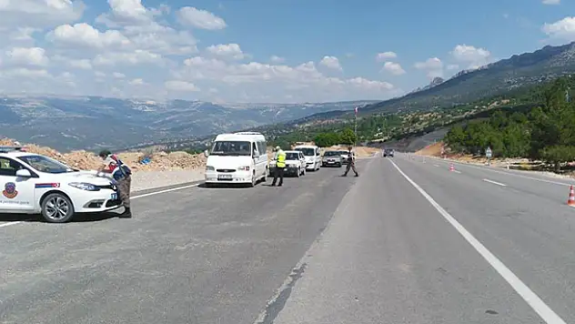 Karaman'da jandarmadan bayram uygulaması