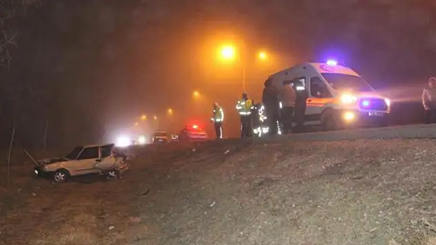 Karaman'da kamyonetin arkadan çarptığı otomobildeki 1 kişi öldü, 2 kişi yaralandı
