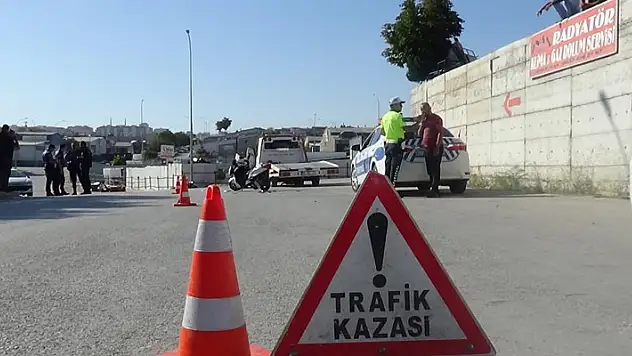 Karaman'da kamyonetle çarpışan motosikletli öğrenci ağır yaralandı
