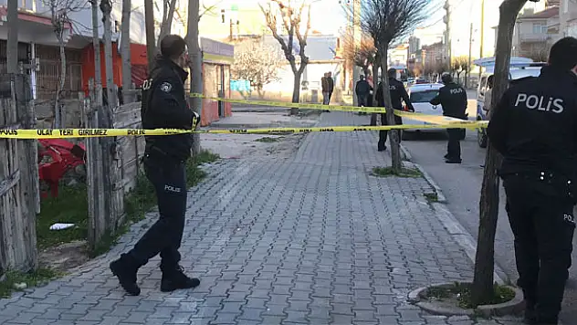 Karaman'da kavgada bıçaklanan Afganistanlı genç ağır yaralandı