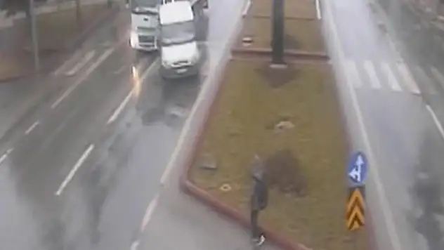 Karaman'da kazalar mobese kamerasına yansıdı