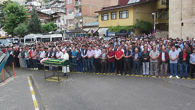 Karaman'da kocası tarafından öldürülen kadın son yolculuğuna uğurlandı