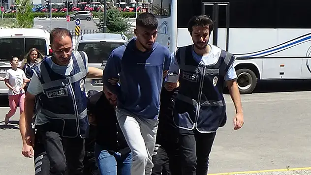 Karaman'da kurtulmak istediği kocasını sevgilisine öldürttü
