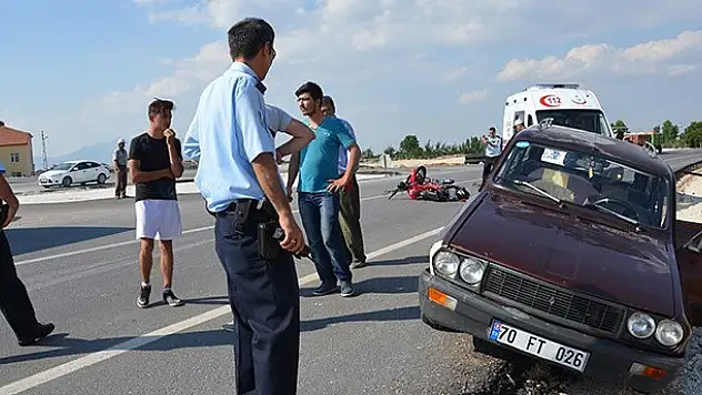 Karaman'da motosiklet ile otomobil çarpıştı: 1 yaralı