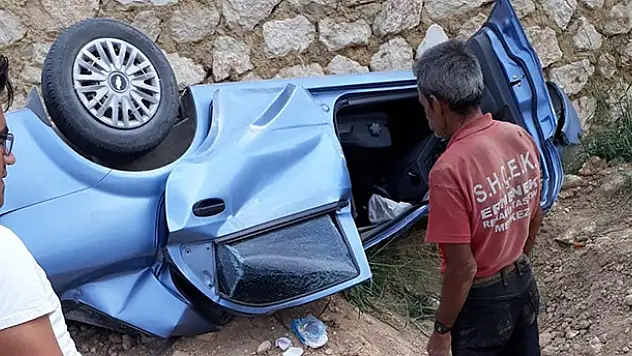 Karaman'da otomobil devrildi: 3 ölü