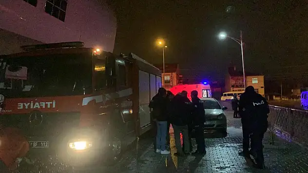 Karaman'da otomobilde çıkan yangına vatandaşlar müdahale etti
