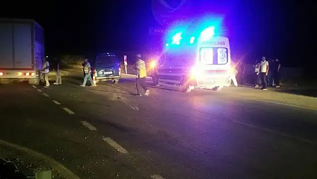 Karaman'da otomobille minibüs çarpıştı: 8 yaralı
