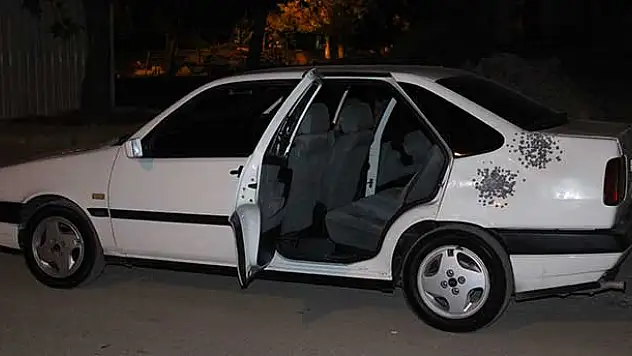 Karaman'da park halindeki araca ateş açıldı: 4 yaralı