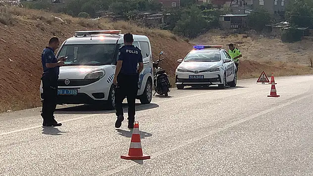 Karaman'da şarampole yuvarlanan elektrikli bisikletin sürücüsü yaralandı
