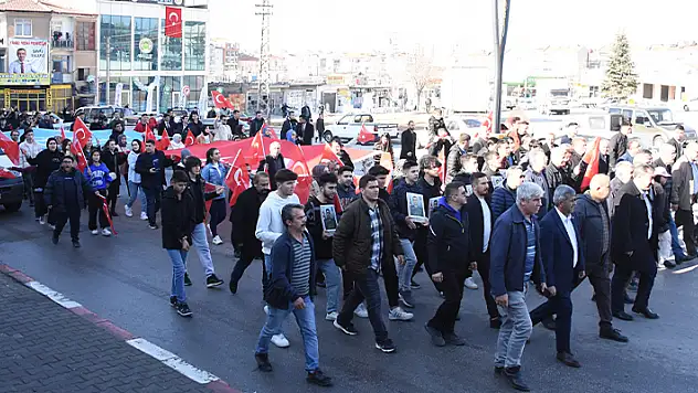 Karaman'da 'Şehitleri Anma ve Teröre Lanet' yürüyüşü düzenlendi

