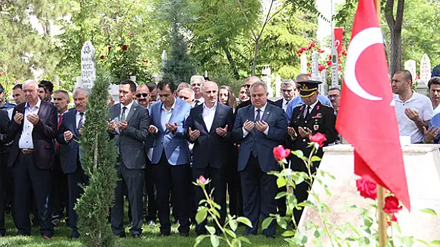 Karaman'da şehitlik ziyareti