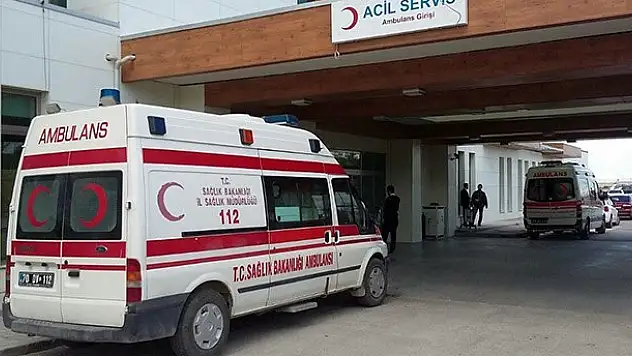 Karaman'da Servis Minibüsü Tarlaya Devrildi : 14 Yaralı