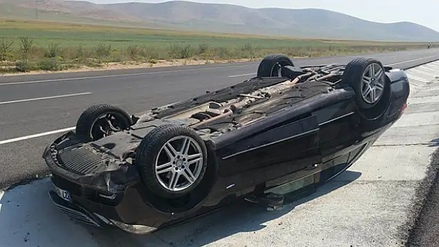Karaman'da takla atan otomobildeki çocuk öldü, 4 kişi yaralandı