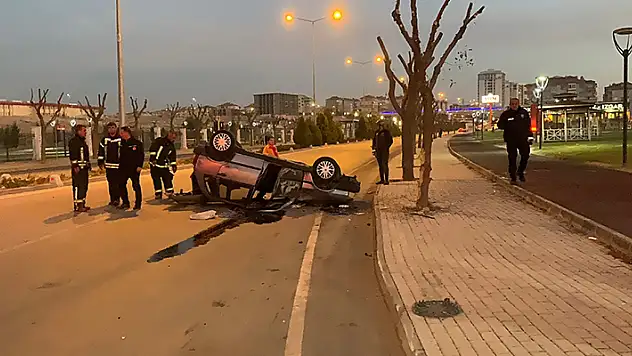 Karaman'da takla atıp ters dönen otomobilin sürücüsü yaralandı