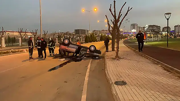 Karaman'da takla atıp ters dönen otomobilin sürücüsü yaralandı
