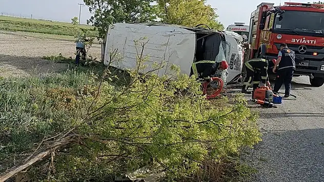 Karaman'da tarım işçilerini taşıyan minibüs devrildi: 16 yaralı
