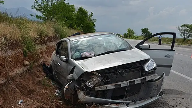 Karaman'da trafik kazası: 1 ölü, 2 yaralı