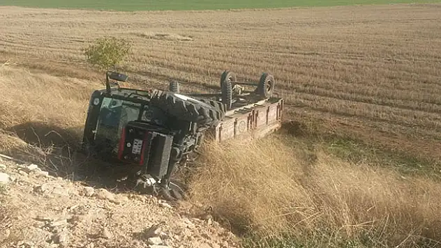 Karaman'da traktör devrildi: 1 yaralı