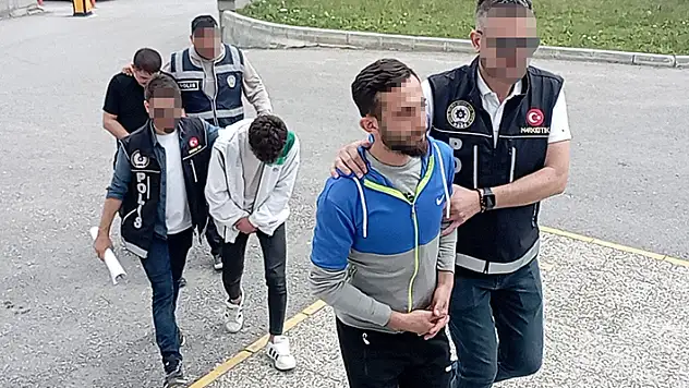 Karaman'da uyuşturucu operasyonunda 5 zanlı tutuklandı
