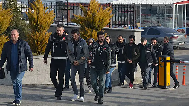 Karaman'da uyuşturucu operasyonunda yakalanan 3 zanlı tutuklandı