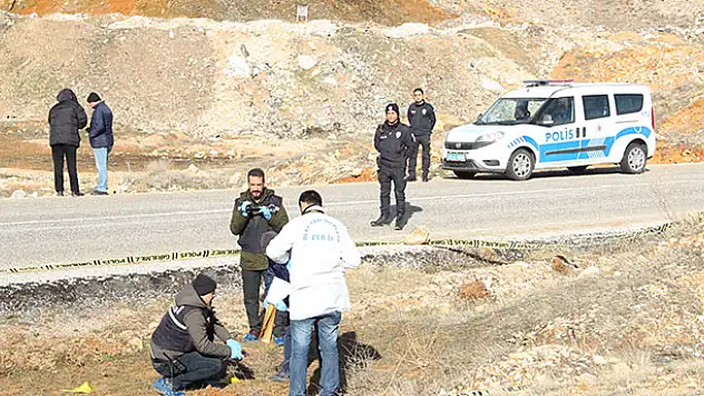 Karaman'da yol kenarında bir kadına ait olduğu düşünülen kemik parçaları bulundu