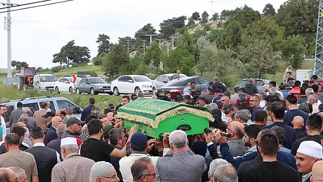 Karaman'da zehirli mantar can aldı: Hayatını kaybeden genç kız toprağa verildi