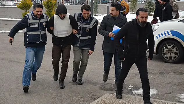 Karaman'daki cinayetin şüphelileri Konya'da yakalandı! Biri kadın 2 kişi tutuklandı