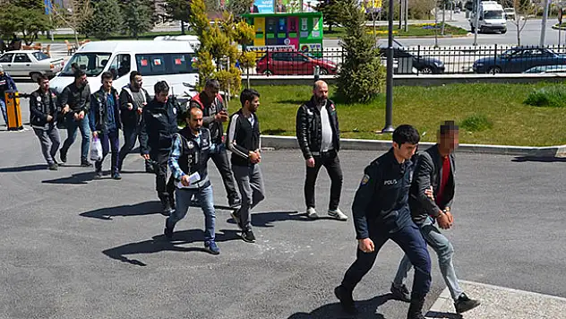 Karaman'daki uyuşturucu operasyonunda 5 tutuklama!