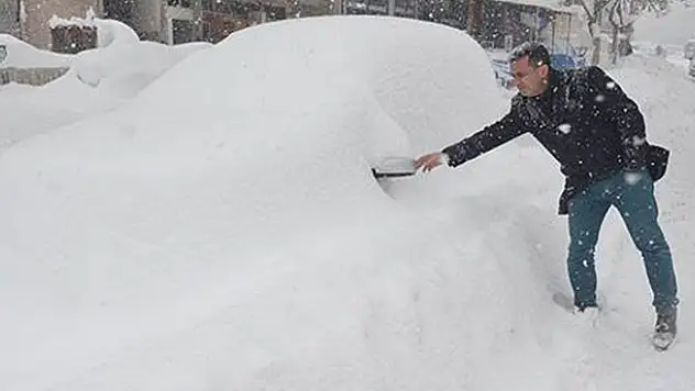 Karaman kara teslim! Şehir merkezinde 1 metreye ulaştı