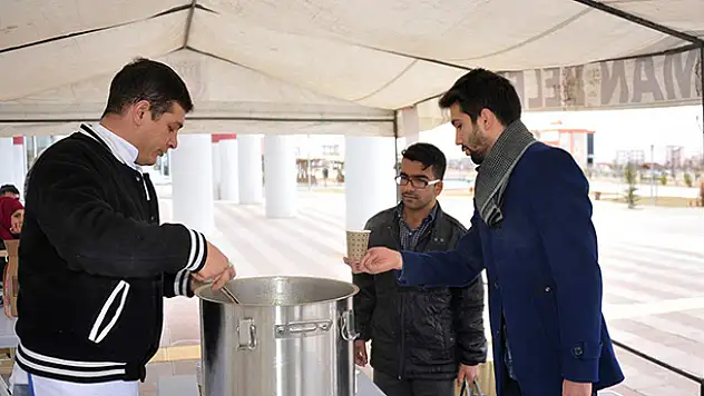 Karaman Kent Konseyi'nden öğrencilere sıcak çorba